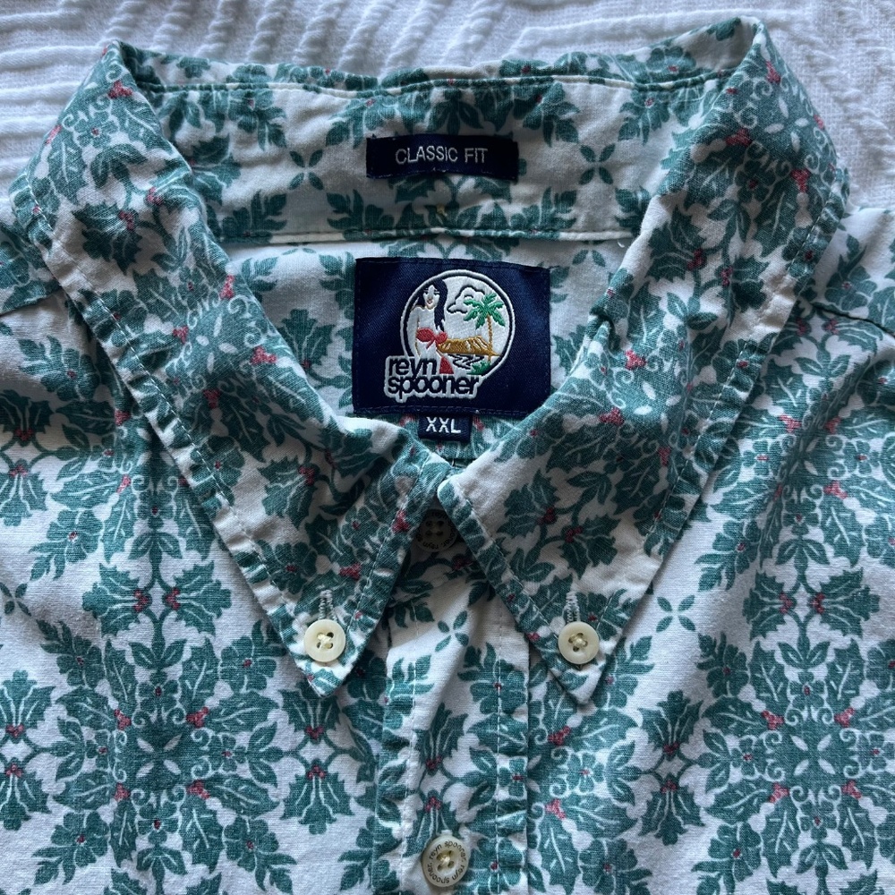 Reyn Spooner Men's XXL Button Down Shirt Cotton Hawaiian Aloha Green Holly Red - Picture 2 of 10